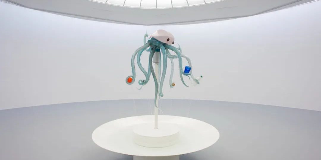 eaa4a2a0693e04a5595d4e37af56d63c